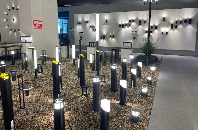 SHOW ROOM (2)
