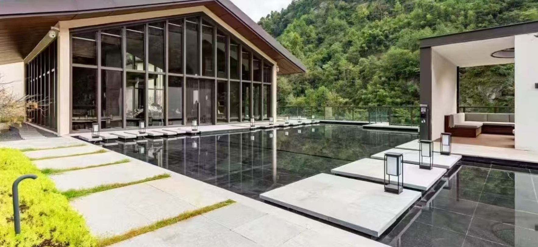 Outdoor lighting display (2)